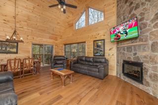 Bessy Bears Cabin by American Patriot Getaways - 3