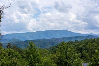 Panoramic Mountain View Lodge by American Patriot Getaways - 5