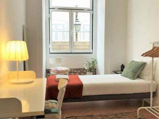SJ1E Heart of BAIXA with NEW A/C Spacious Friendly - 4