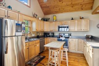 Valley View Lodge by American Patriot Getaways - 5