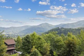 Valley View Lodge by American Patriot Getaways - 3