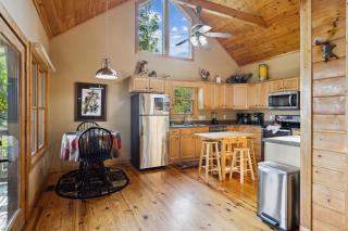 Valley View Lodge by American Patriot Getaways - 1