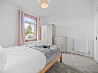 Whiteside 3 Bedroom Apartment - Bathgate - 4