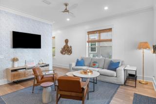 Good Day Sunshine by AvantStay Sleeps 16 Pool Private Beach Access - 5