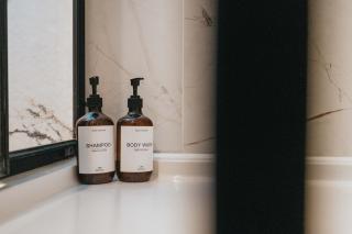 Bold St Top Floor Retreat Vanity & Essentials - Liverpool - 1