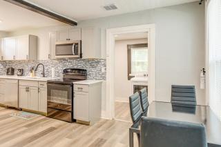 Less Than 1 Mi to EverBank Stadium Retreat with Yard! - 8