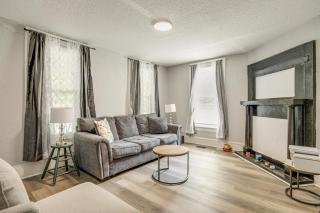 Less Than 1 Mi to EverBank Stadium Retreat with Yard! - 2