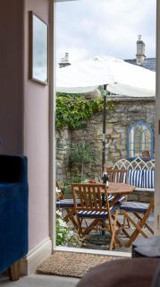 Elegant Three-Bedroom Cottage - Painswick - 9