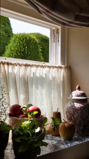 Elegant Three-Bedroom Cottage - Painswick - 3