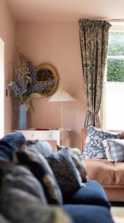 Elegant Three-Bedroom Cottage - Painswick - 5