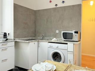 SJ2DE Heart of Lisbon, 1min to Augusta Arch! Spacious 2 APTS with 4BR& 2BA - Lisbon - 1