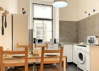 SJ2DeE Heart of Baixa NEW AIR CONDITIONING Spacious 2 apts 4br2ba - 5