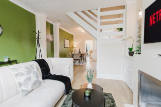 Spacious 3BR Contractor Home in Peterborough - Peterborough - 9