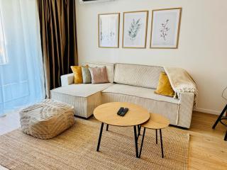 Little Rome - 2 Bedroom Apartment with Garden and Free Parking - 9