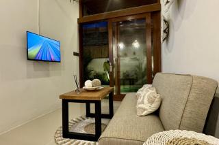 2 Bed Villa-Sleeps 4-10 Min to Beach-Private Pool - 9