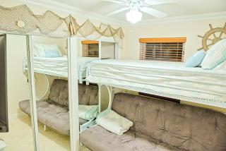 Tiki Hut Pool 4 BR Coastal Cottage Dream Vacation - 3