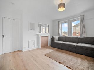 Mollison 2 Bedroom Apartment - Harthill - Harthill - 9