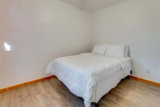 Less Than 1 Mi to Main St Quiet Home with Yard in Stockdale - Stockdale - 2