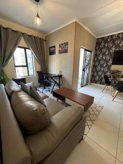 Secure Midrand Stay Walk to Shops & Banks - Midrand - 0
