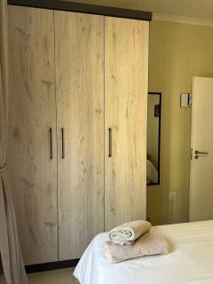 Secure Midrand Stay Walk to Shops & Banks - 8