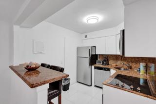 Ocean View Spacious 2 BDR Condo Beach Service 609 - 5