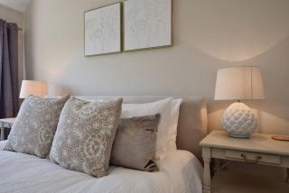 3br Cottage Near Dewsall Court - - 4