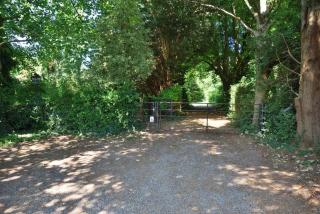 3br Cottage Near Dewsall Court - - 1