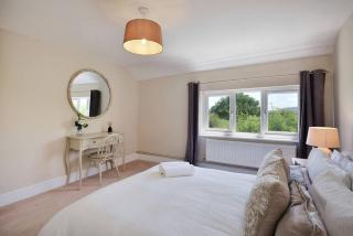 3br Cottage Near Dewsall Court - 3