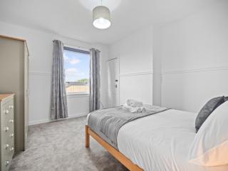 Glebe 2 Bedroom Apartment - Whitburn - 3