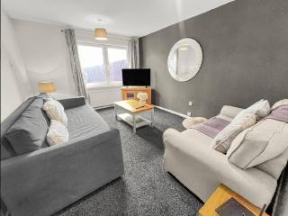 Large 2-br City Home Free Parking Sleeps 6 - 9
