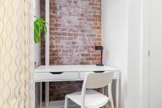 2 Bedroom Luxury Unit in the Heart of Manhattan - 8