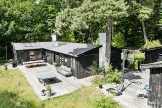 Architect Designed With Two Wings By Tisvilde Hegn - 0