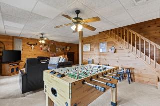 Cabin Sweet Cabin Sleeps 6 Hot Tub Foosball - 6