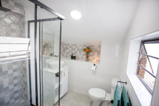 Kyles Kin Oceanfront Studio - 2