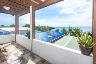 Mini Penthouse Beachfront - Bay View in West End - 3