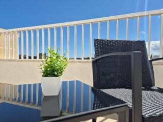 Modern Apartments w Balcony - Valletta Views - 6