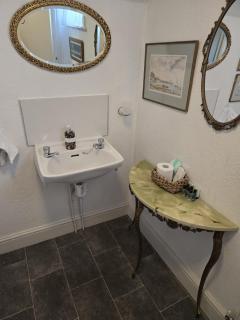 Holywell House - Loughborough - 6