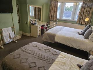 Holywell House - Loughborough - 1