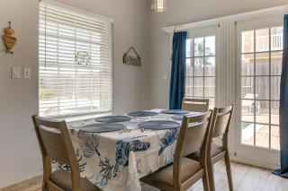 Island Retreat with Pool Access - 1 Block to Beach! - 4