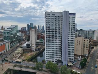 Opulent Skyline Stays - Manchester - 9