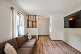 The Family Nook - Home for 8 - 2