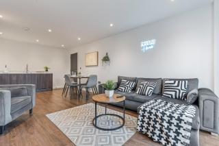 York - Central - Balcony - Sleeps 6 - 4