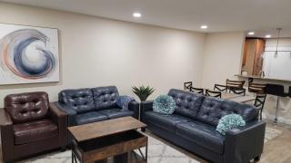 Stylish and Spacious Luxury End-Unit TH - Near IAD - Clifton - 0