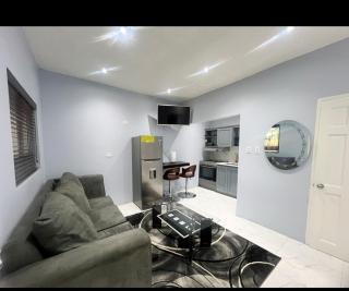 Luxury Home Secured - Kingston - 3