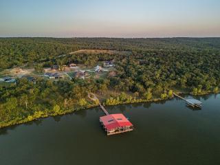 Stunning Eufaula Waterfront Home in Dixie Cove - 7