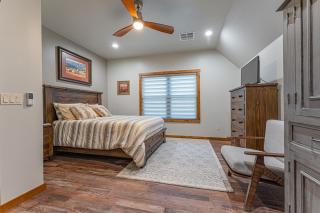 Stunning Eufaula Waterfront Home in Dixie Cove - 4