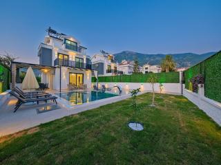 Detached Villa with Private Pool - Oludeniz, Fethiye - Fethiye - 0