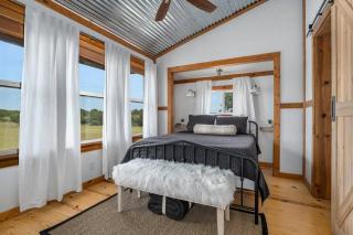 Hollmig Trio - Sleeps 18 Cowboy Pool & 3 Hot Tubs - 5