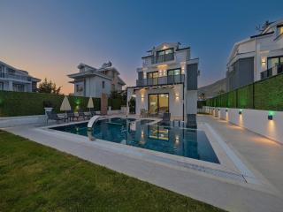 Detached Villa with Private Pool - Oludeniz, Fethiye - 2