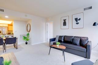 Pentagon City Comfort Modern Stay - 2